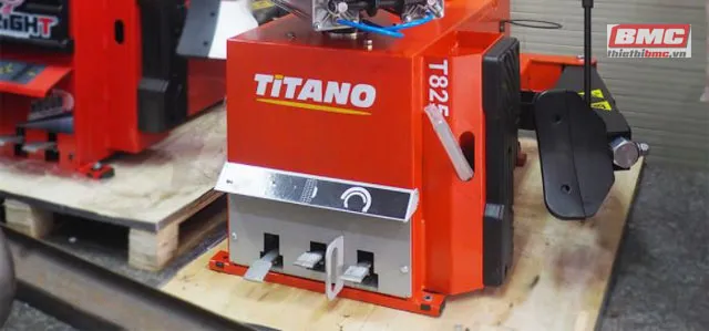 Máy tháo vỏ xe ô tô Titano T825 đặc điểm nổi bật giúp ích là gì?